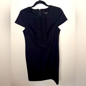 Banana Republic Midi dress with ruffles and a zipper on the back Size 4